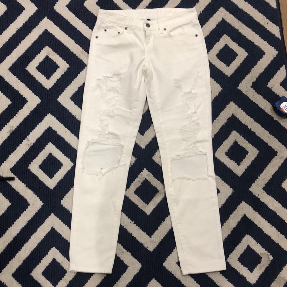 White Carmar destroyed boyfriend jeans